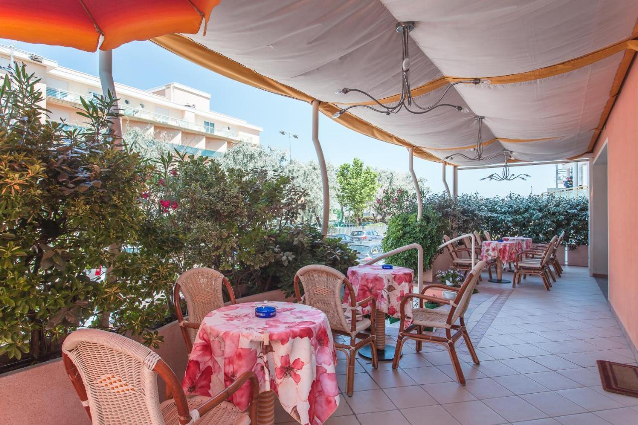 Hotel Joli Cesenatico Extérieur photo