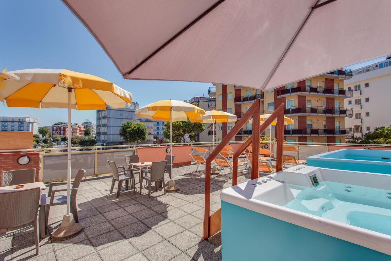 Hotel Joli Cesenatico Extérieur photo
