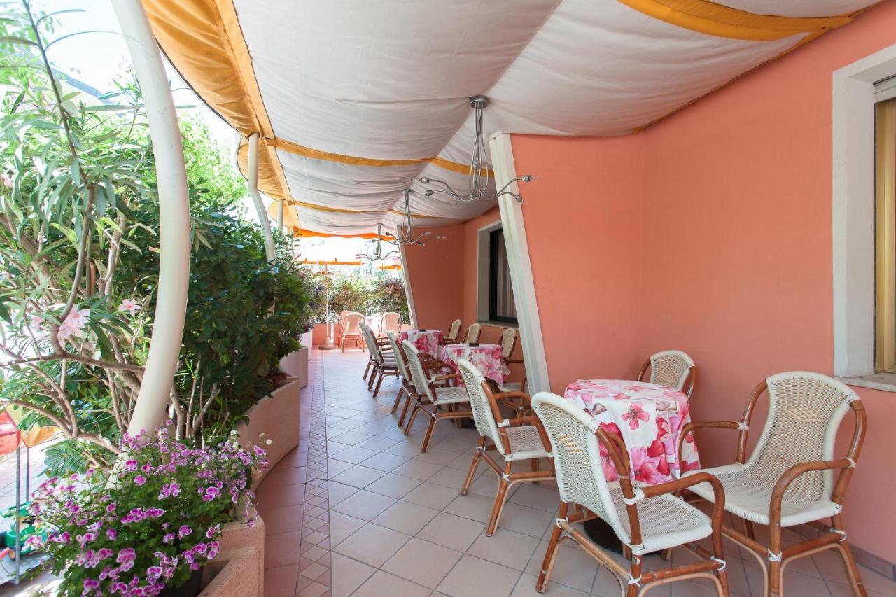 Hotel Joli Cesenatico Extérieur photo