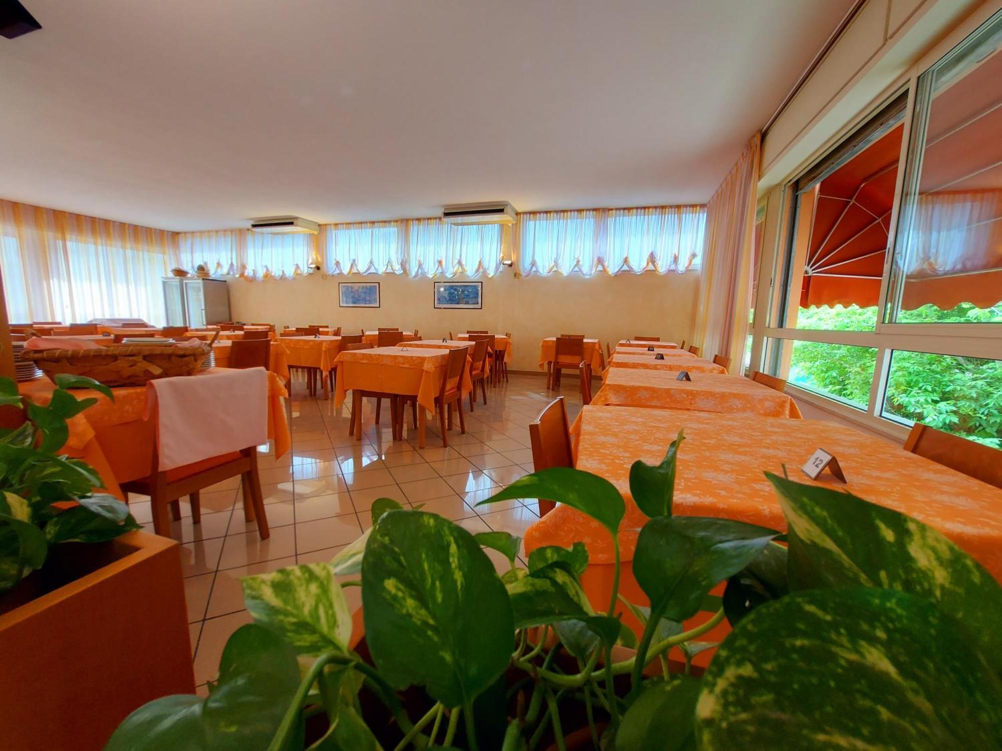 Hotel Joli Cesenatico Extérieur photo