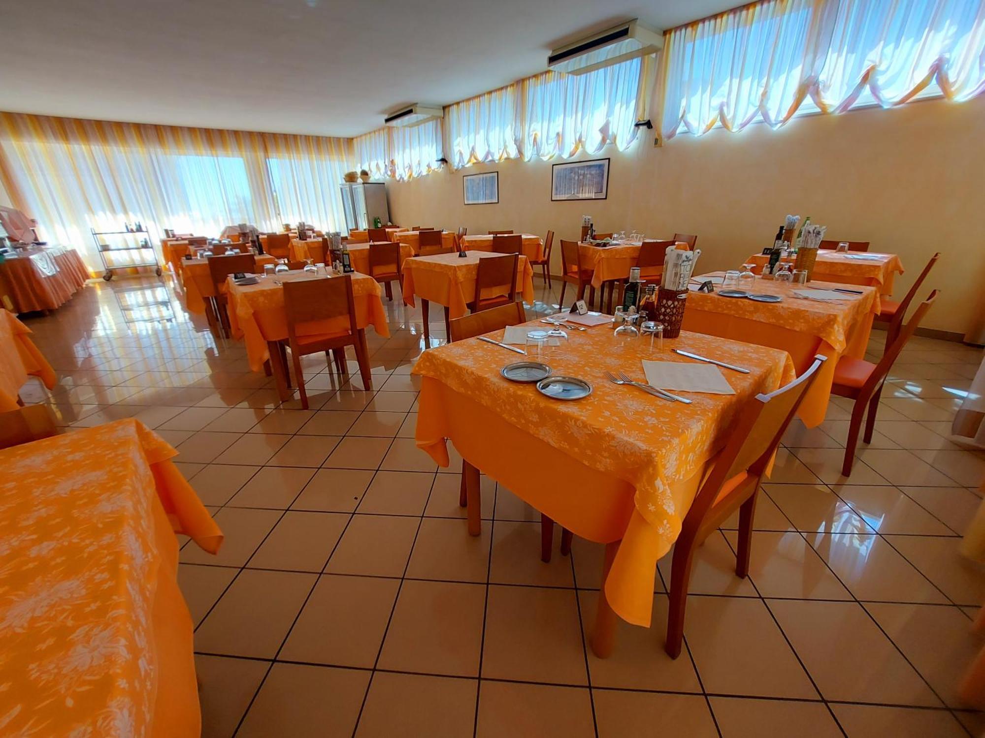 Hotel Joli Cesenatico Extérieur photo